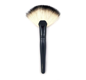 Morphe Jumbo Badger Fan Brush B28 - Sculpt Cosmetics